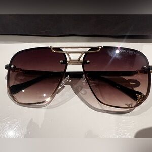 Louis Vuitton Gold Frame Sunglasses with Gradient Lenses new